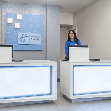 Holiday Inn Express Hotel & Suites Ames By Ihg Dış mekan fotoğraf