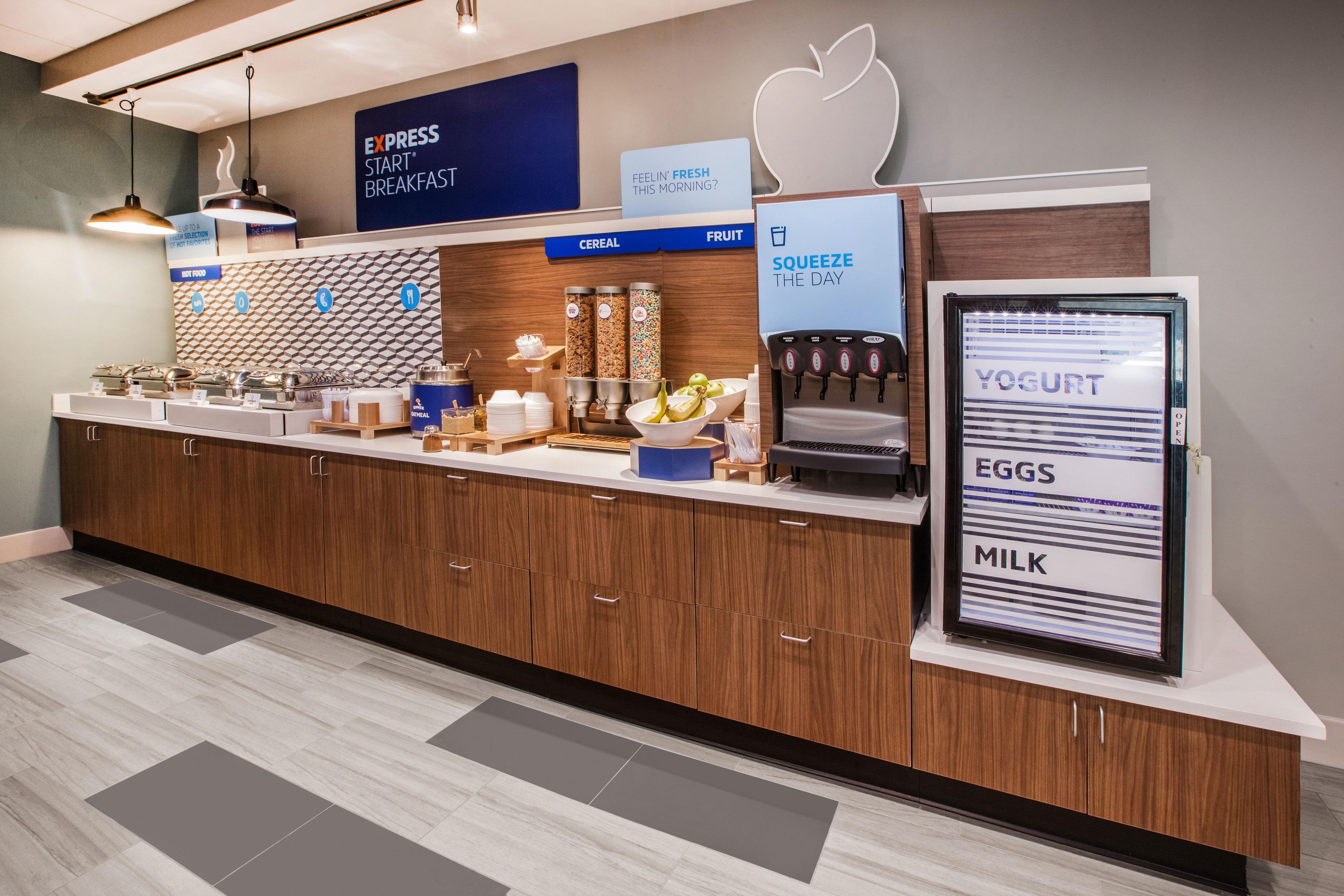 Holiday Inn Express Hotel & Suites Ames By Ihg Dış mekan fotoğraf