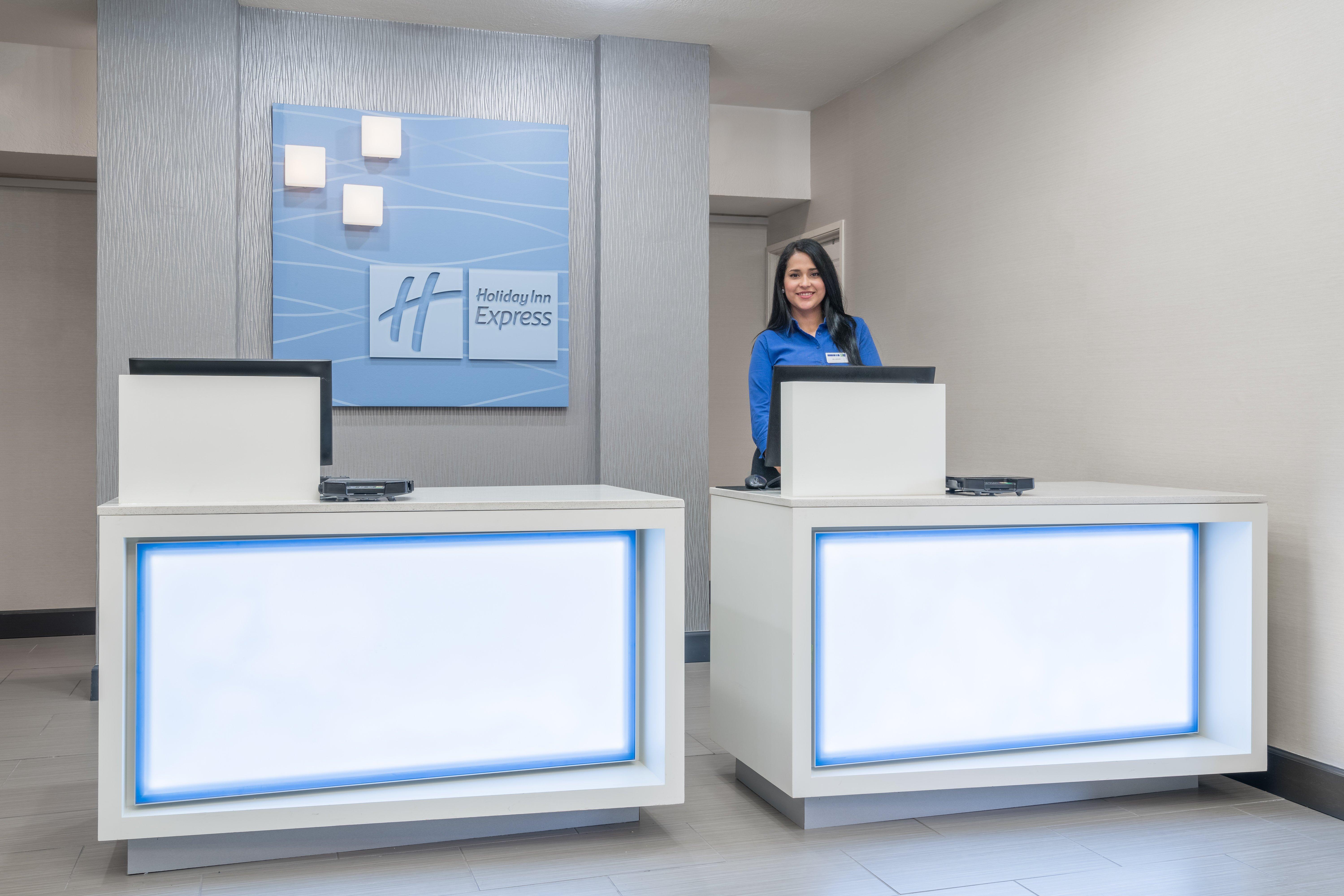 Holiday Inn Express Hotel & Suites Ames By Ihg Dış mekan fotoğraf