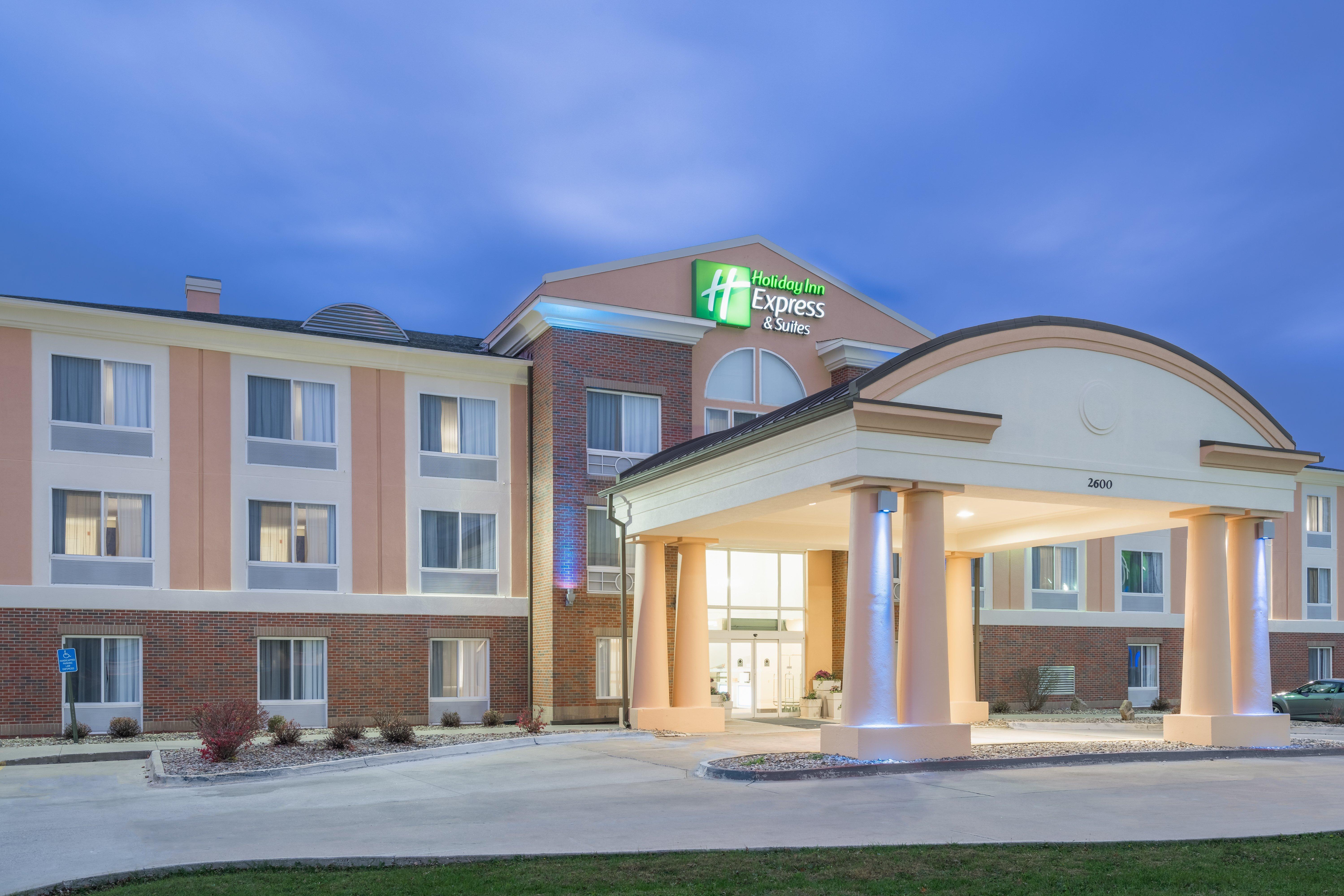 Holiday Inn Express Hotel & Suites Ames By Ihg Dış mekan fotoğraf
