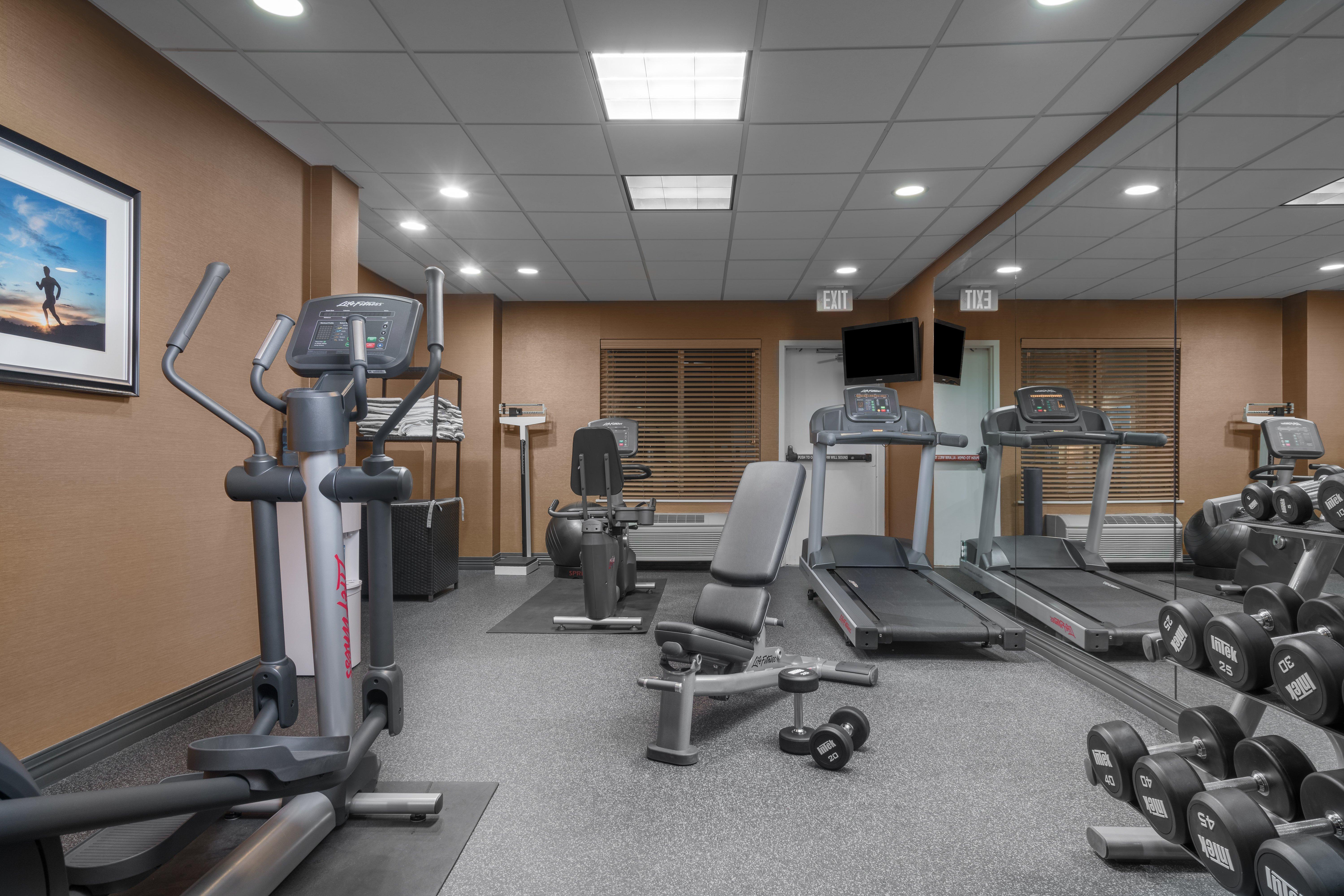 Holiday Inn Express Hotel & Suites Ames By Ihg Dış mekan fotoğraf