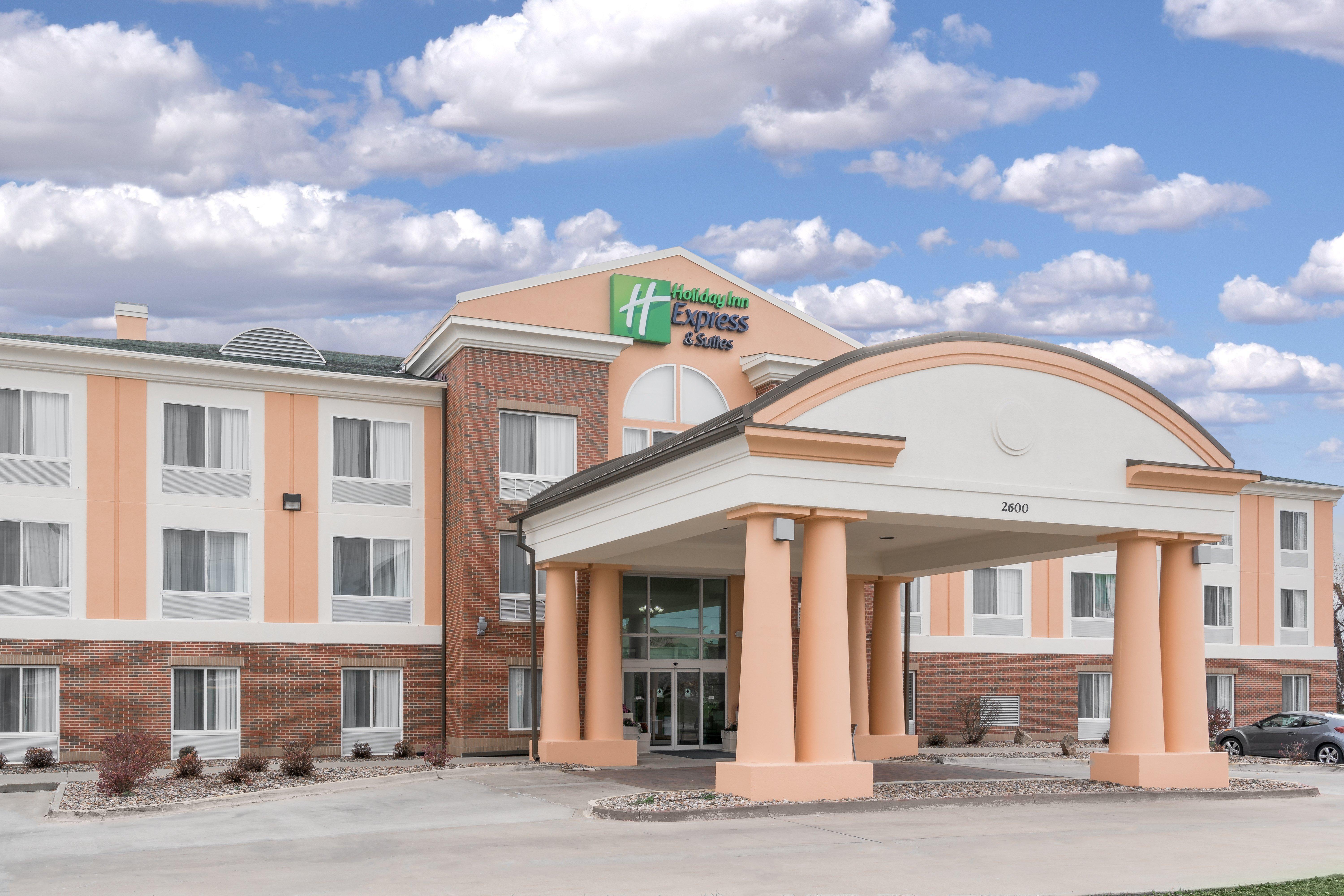 Holiday Inn Express Hotel & Suites Ames By Ihg Dış mekan fotoğraf