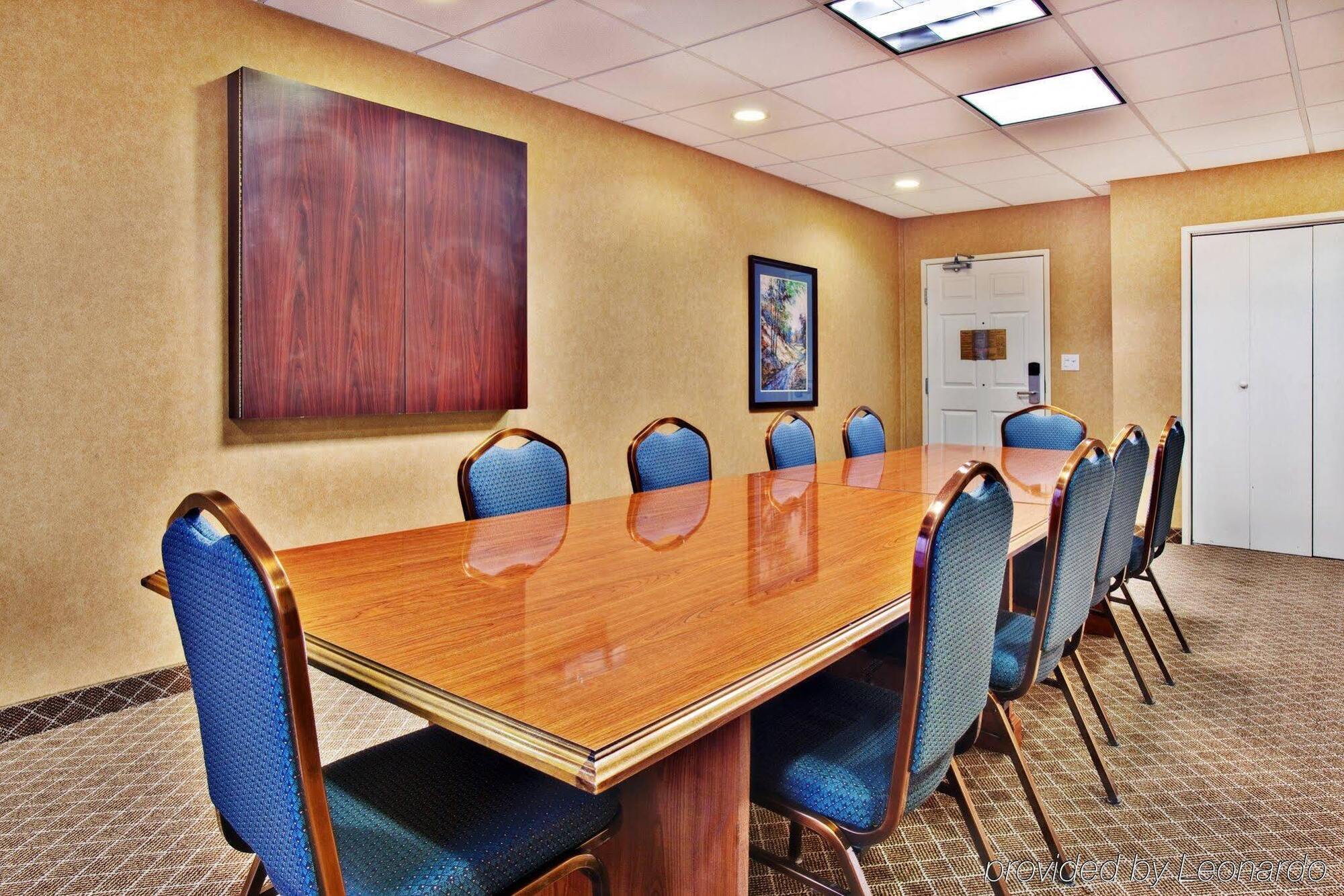 Holiday Inn Express Hotel & Suites Ames By Ihg Dış mekan fotoğraf