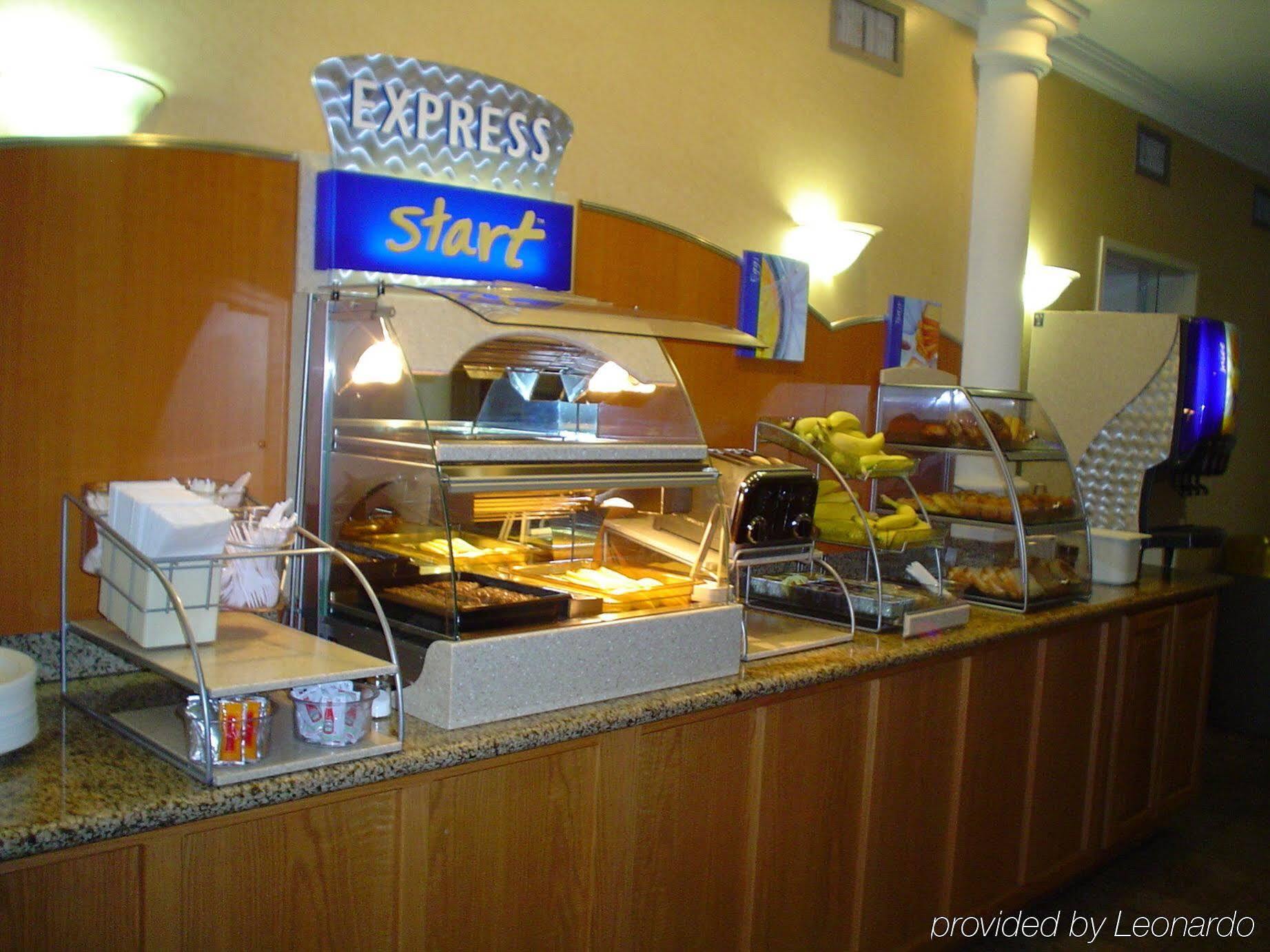 Holiday Inn Express Hotel & Suites Ames By Ihg Dış mekan fotoğraf