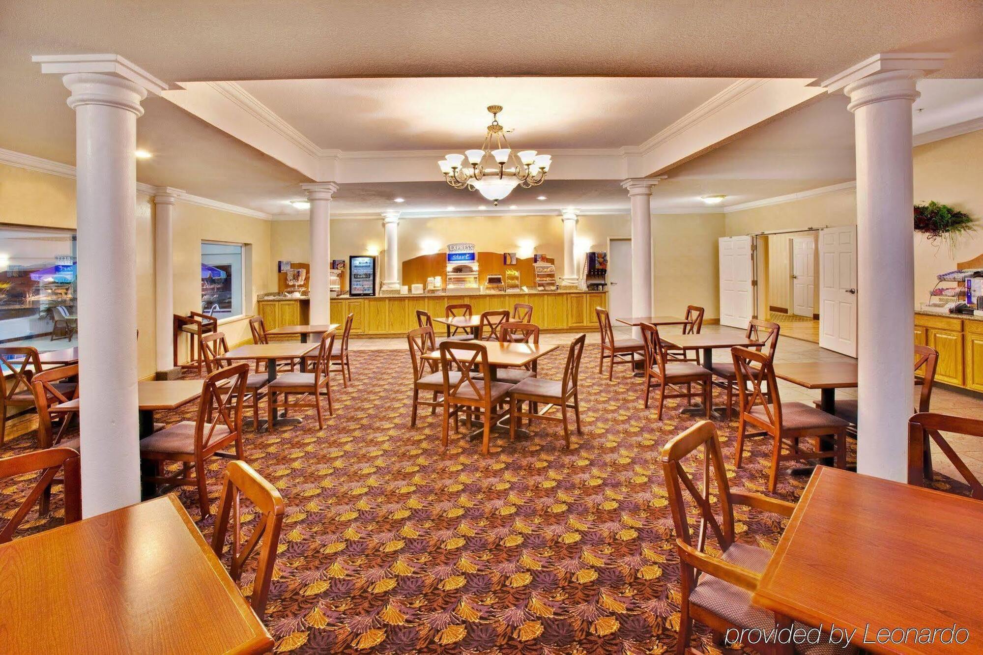 Holiday Inn Express Hotel & Suites Ames By Ihg Dış mekan fotoğraf