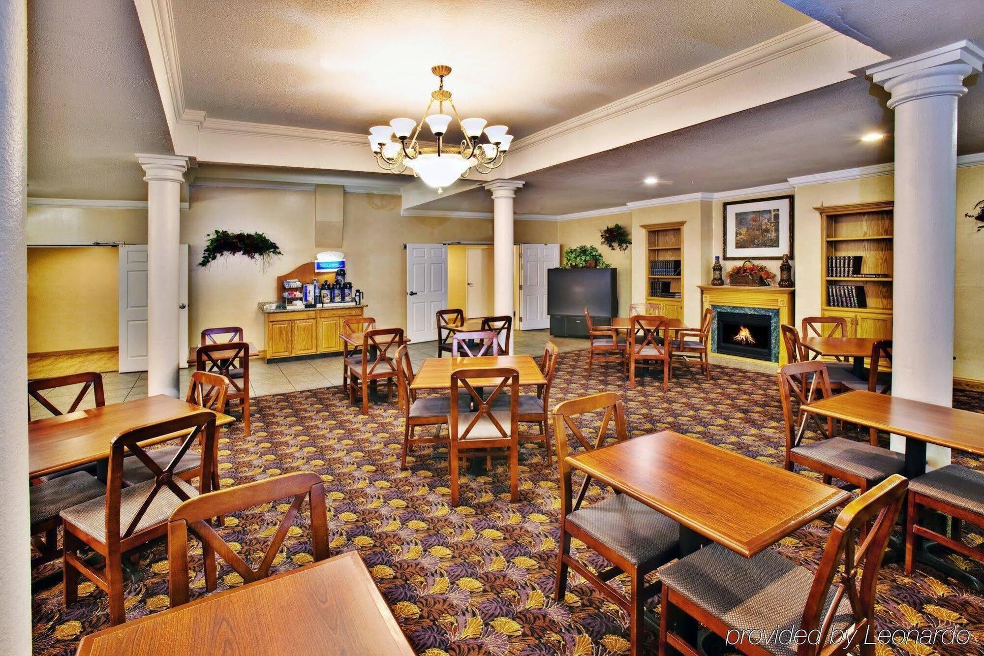 Holiday Inn Express Hotel & Suites Ames By Ihg Dış mekan fotoğraf